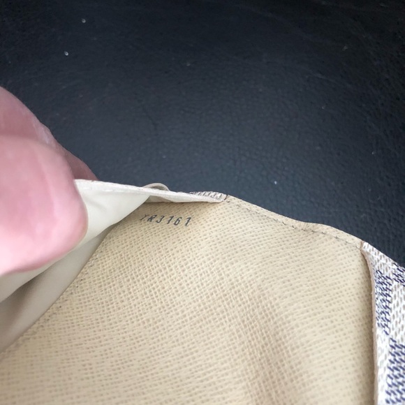 LOUIS VUITTON Damier Azur Large Wallet. - Picture 5 of 6